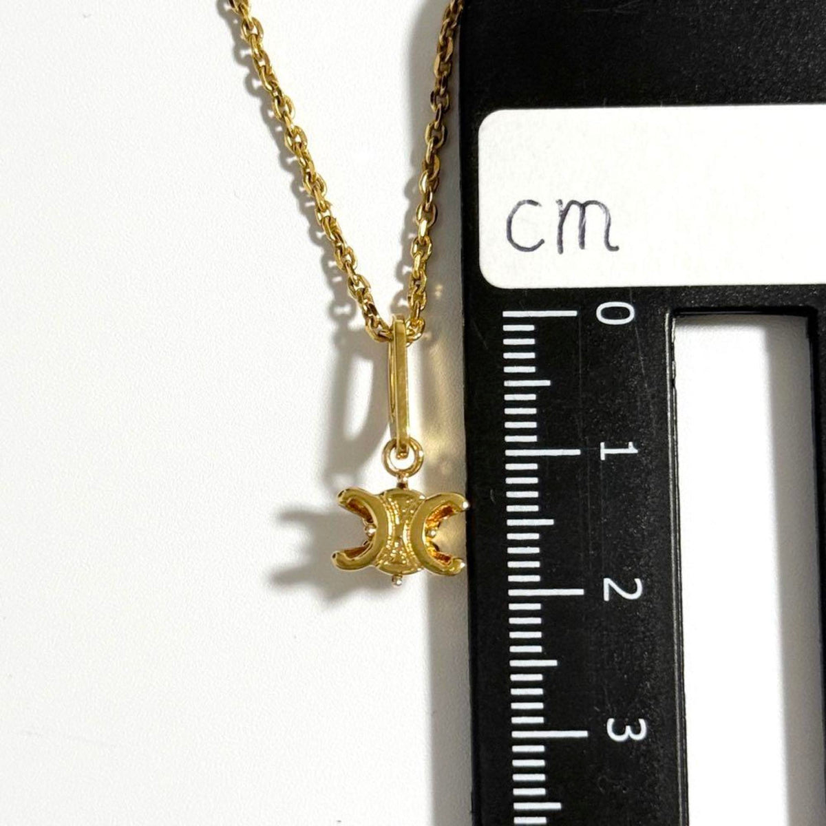 Triomphe Solitaire Pendant Necklace Metal Gold