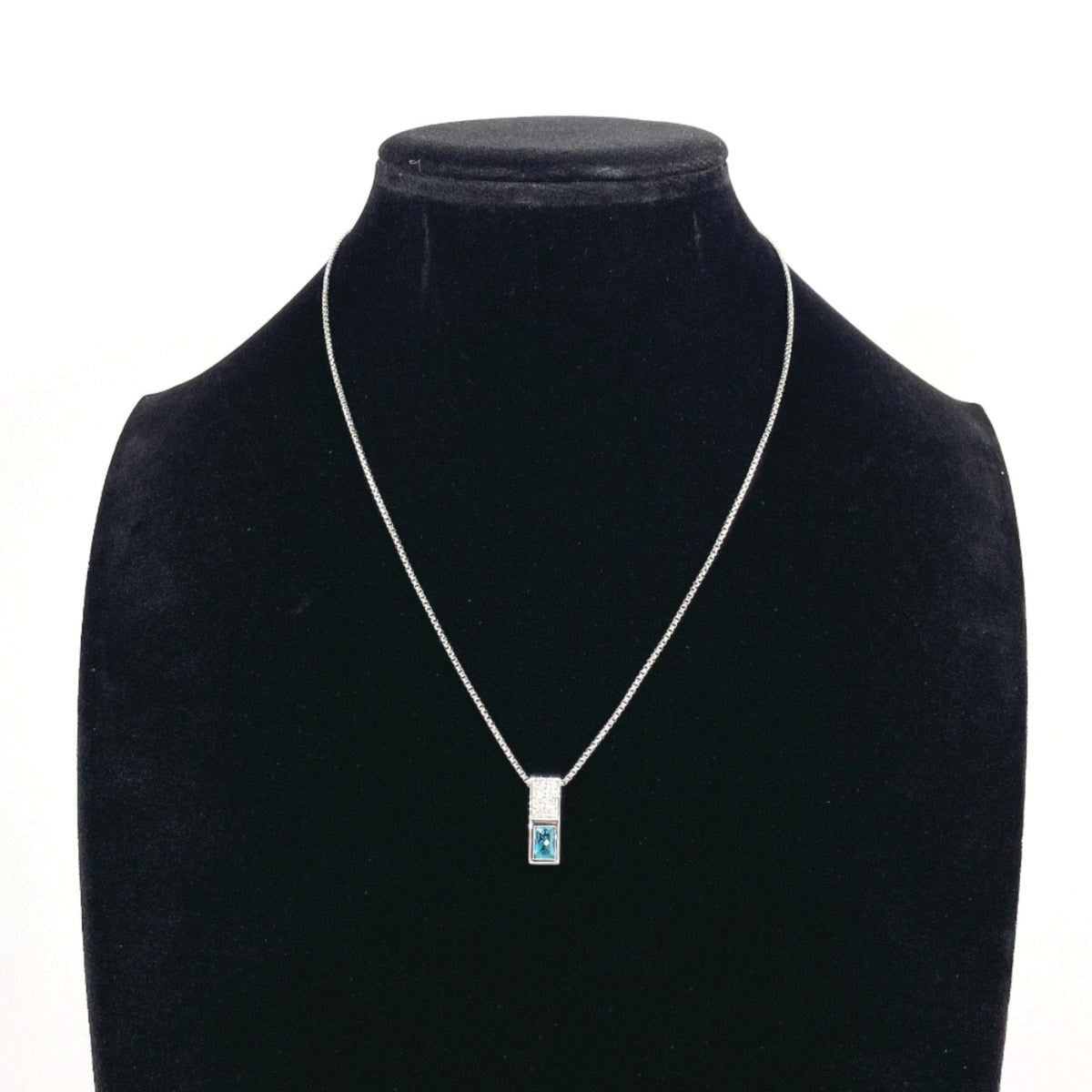 Pendant Necklace Platinum and Platinum