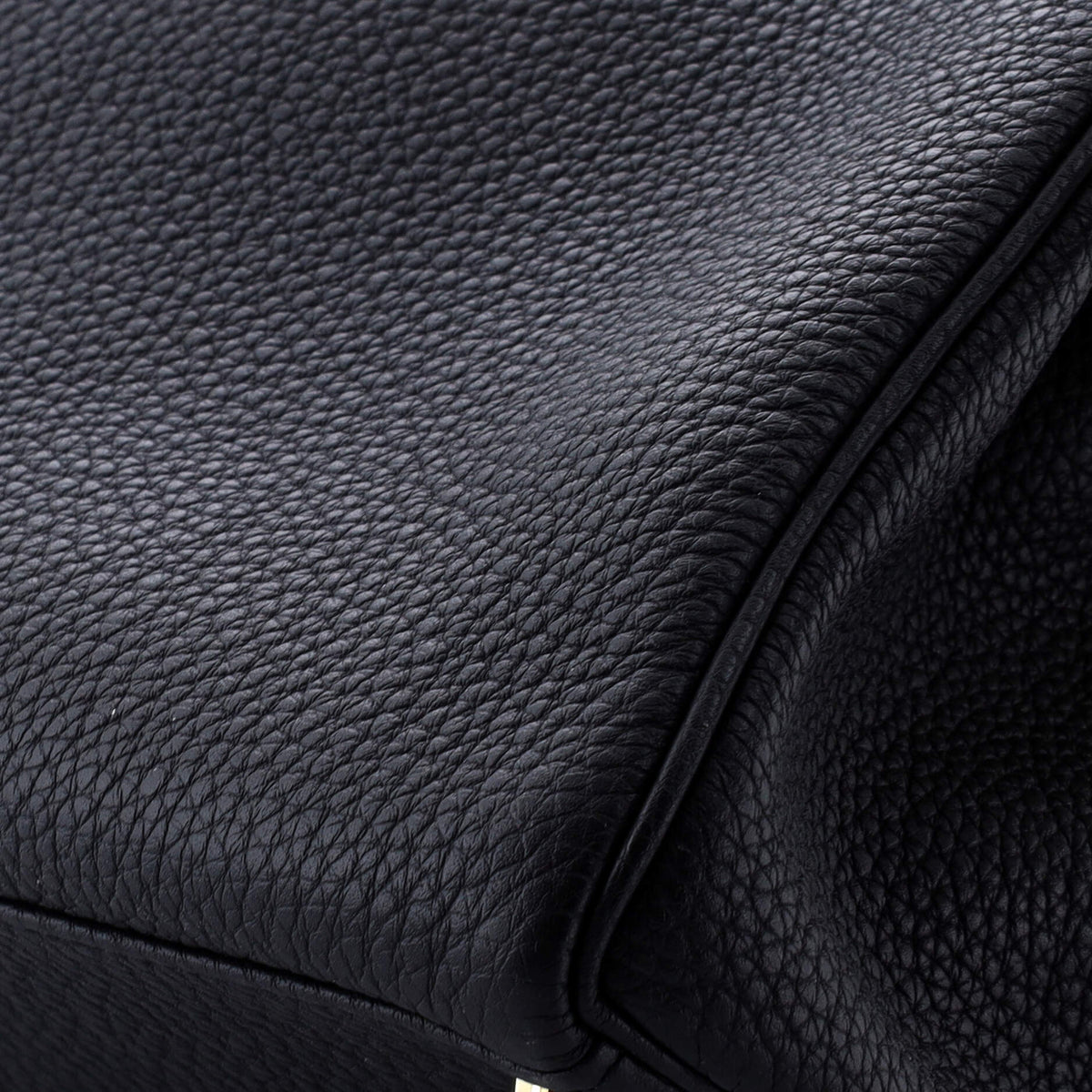 Kelly Handbag Noir Togo with Gold Hardware 28