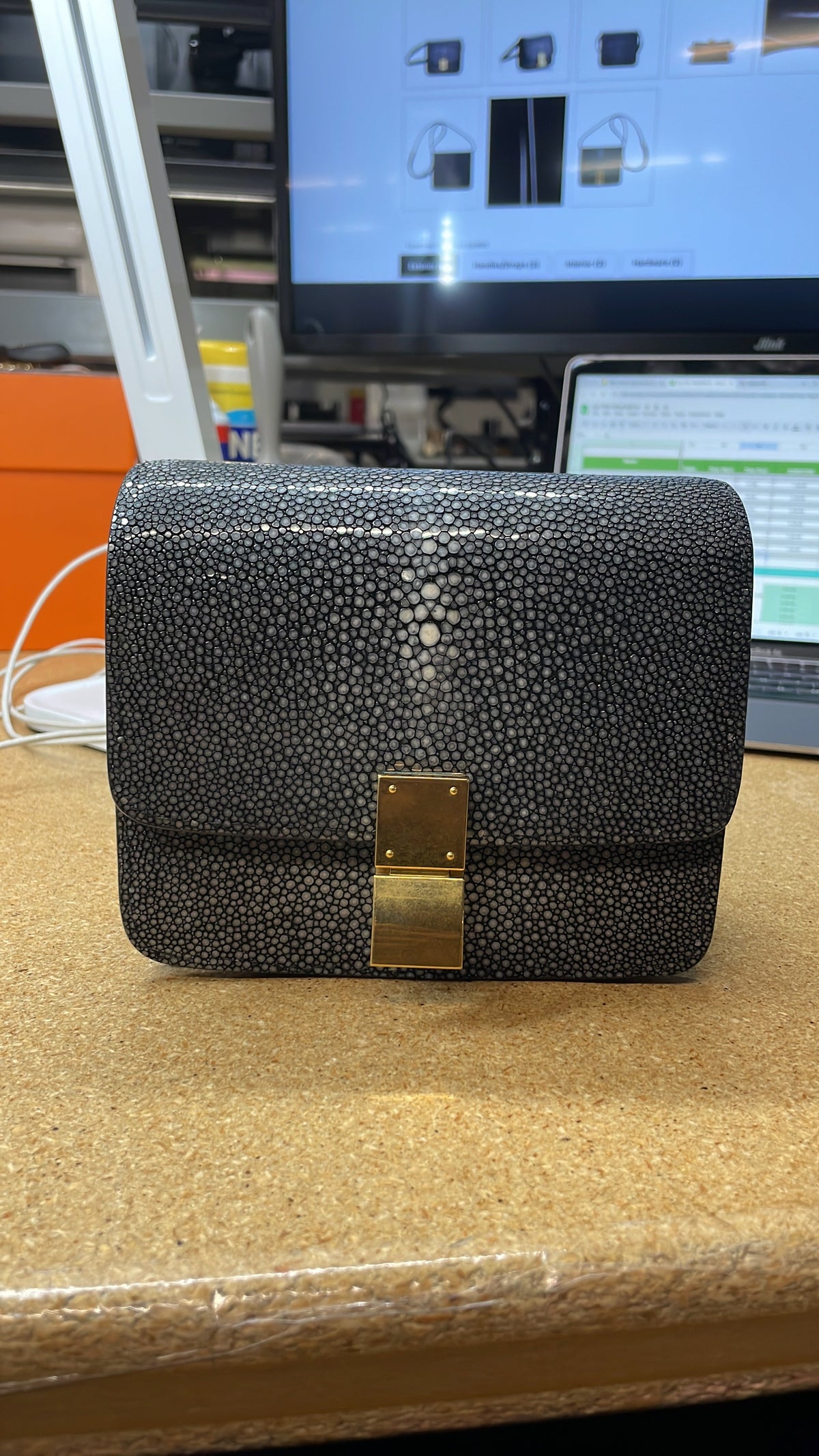 Classic Box Bag Stingray Small