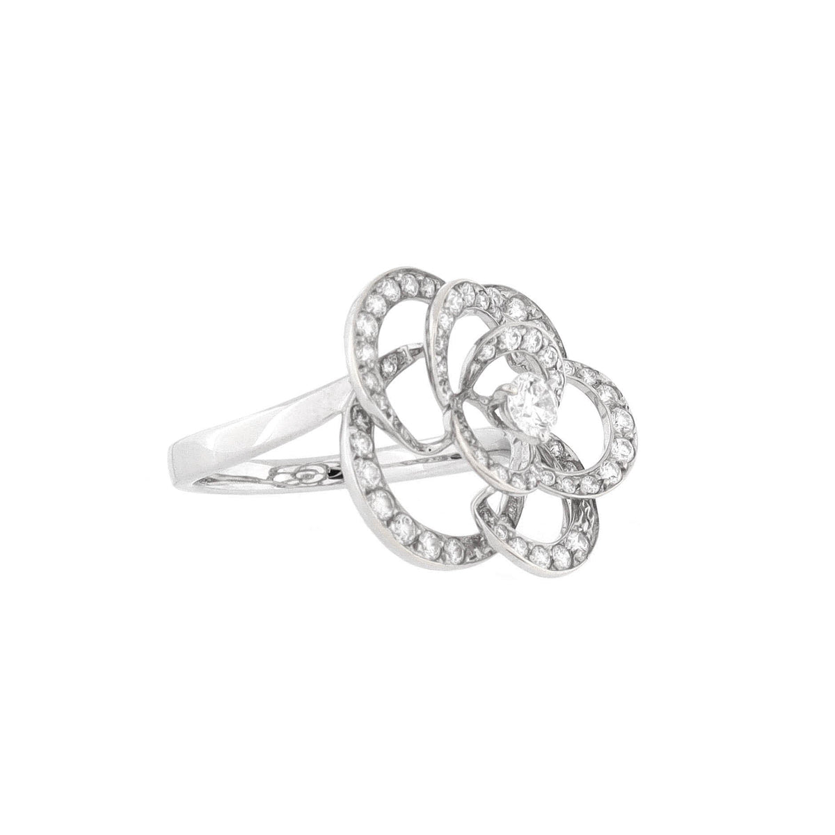 Fil De Camelia Ring 18K White Gold and Diamonds Small