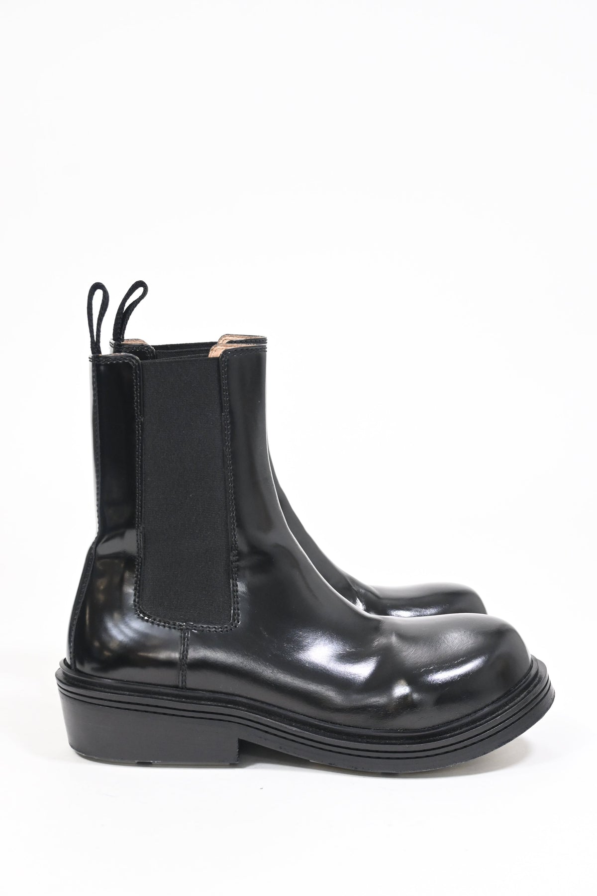 Bottega Veneta Brushed Chelsea Boots in Black Leather