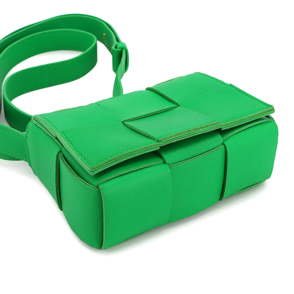 Cassette Crossbody Bag Maxi Intrecciato Leather