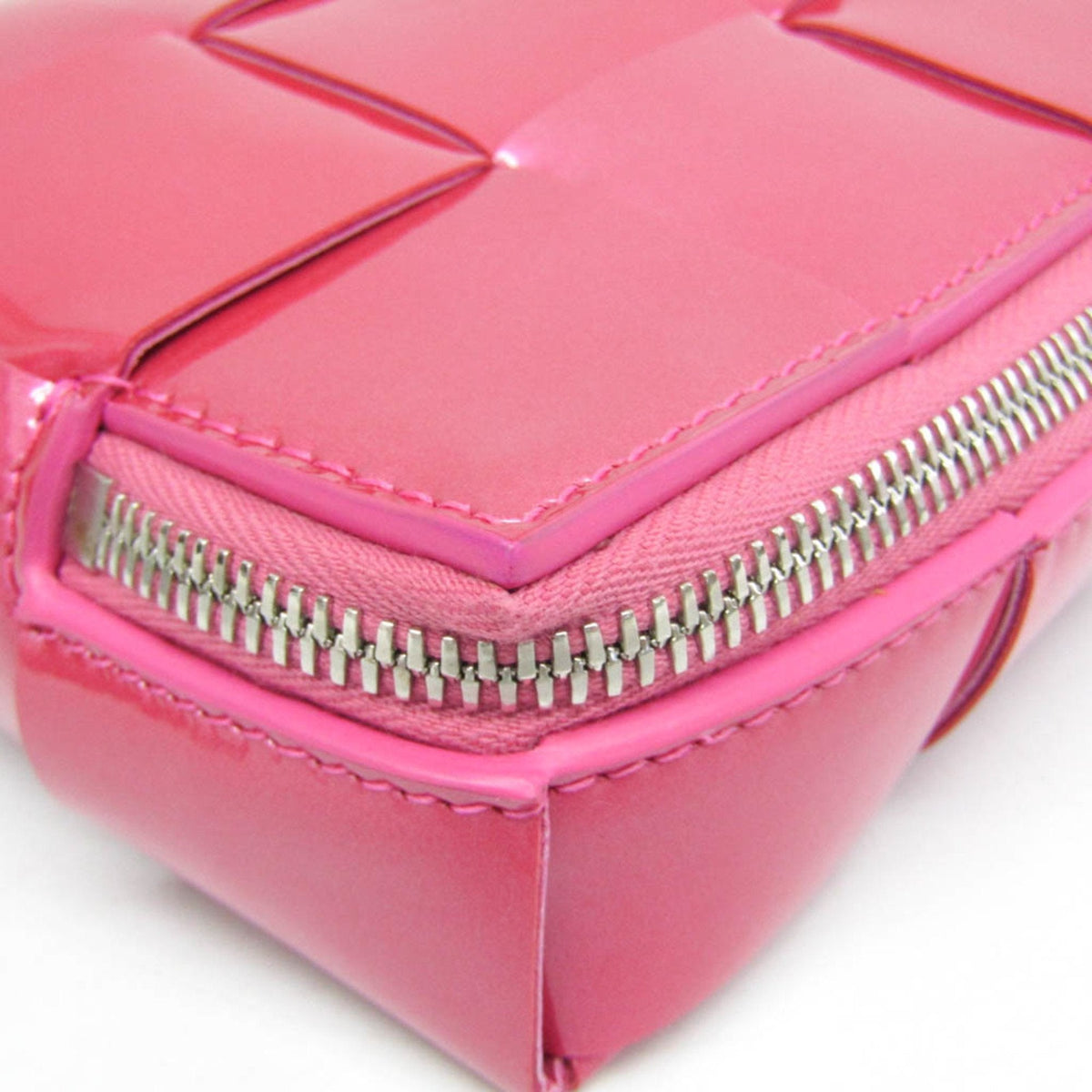 Cassette Crossbody Bag Maxi Intrecciato Leather