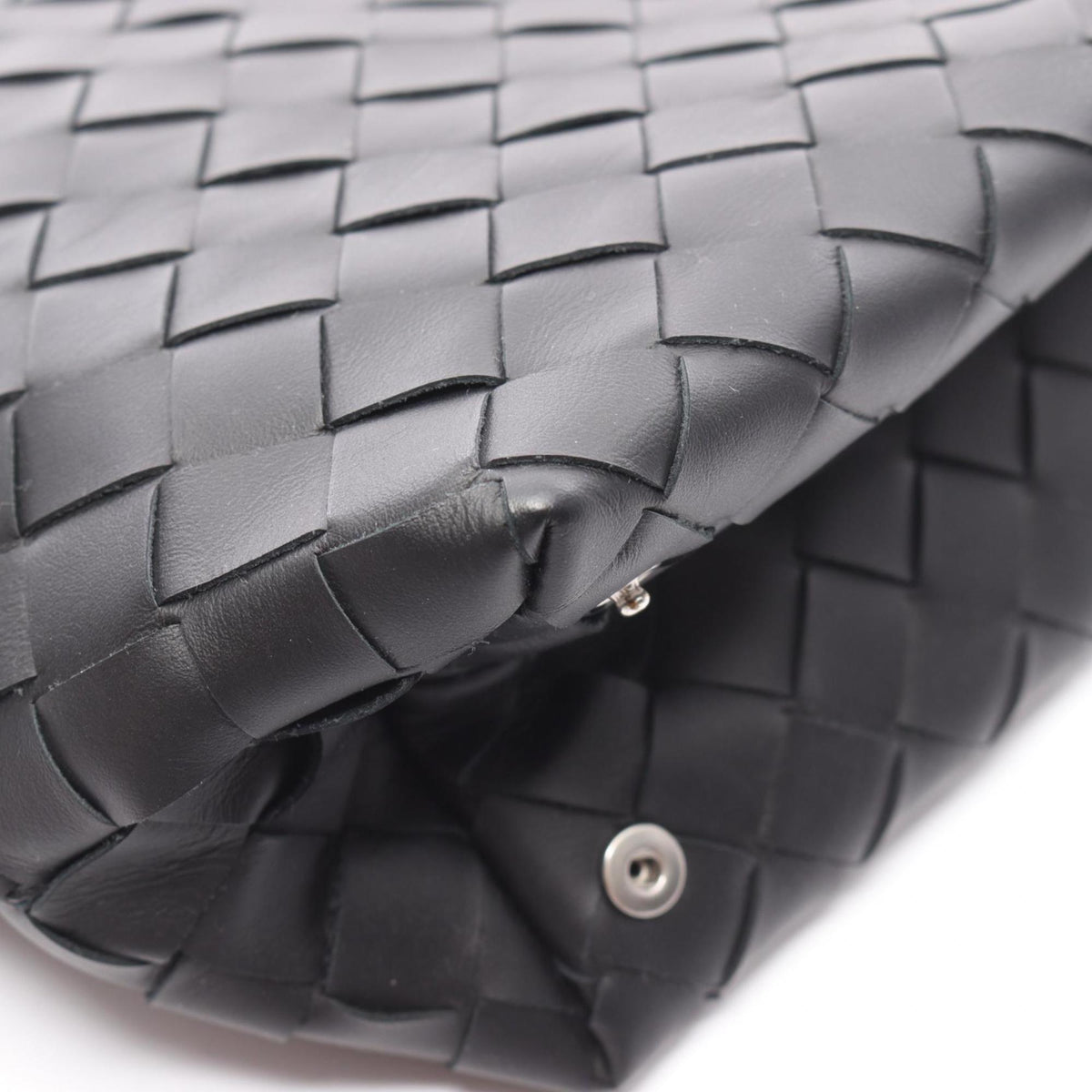 Loop Crossbody Bag Intrecciato Nappa Medium