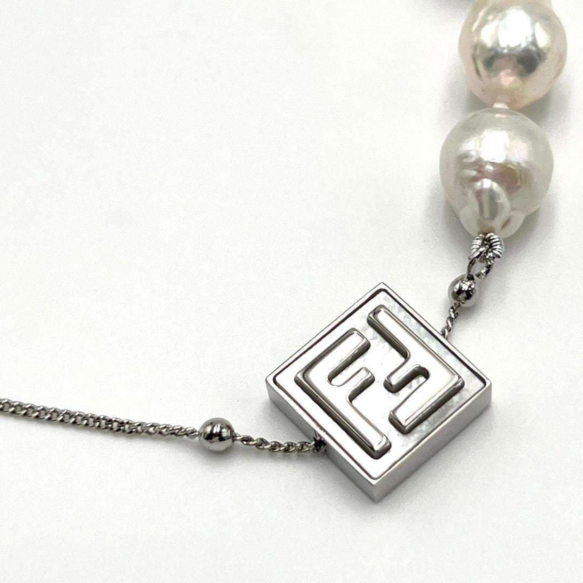 Pendant Necklace Artificial Pearl and Metal