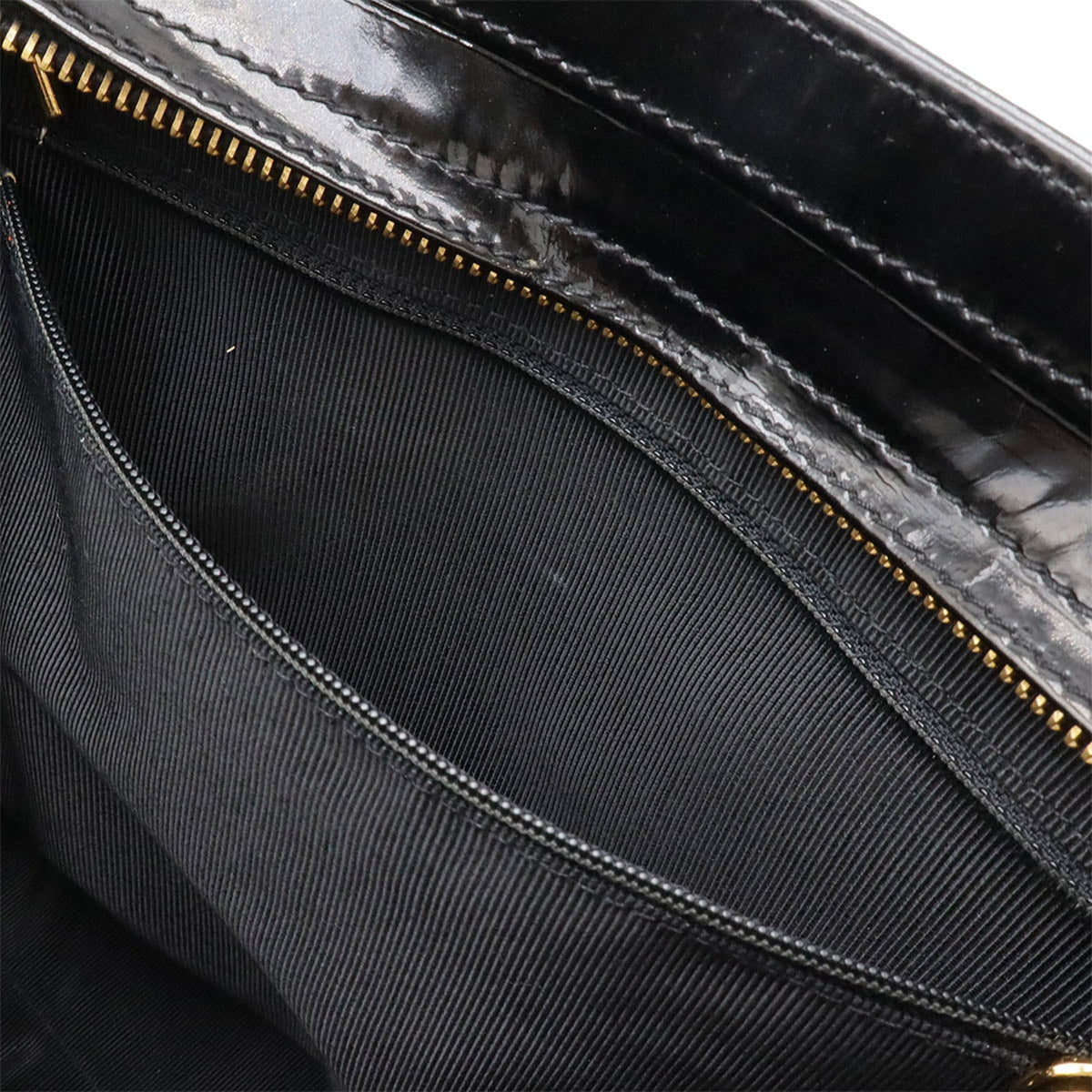 Vintage Timeless Chain Shoulder Bag Patent Medium