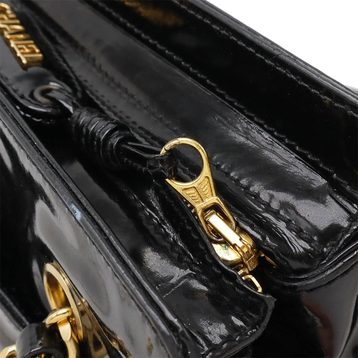 Vintage Timeless Chain Shoulder Bag Patent Medium
