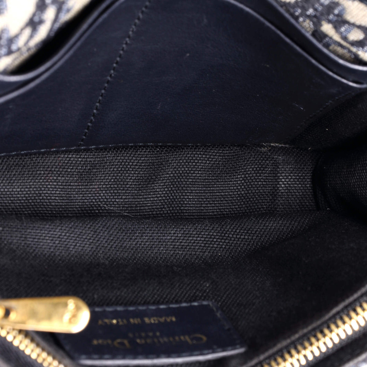30 Montaigne 2-in-1 Pouch Oblique Canvas
