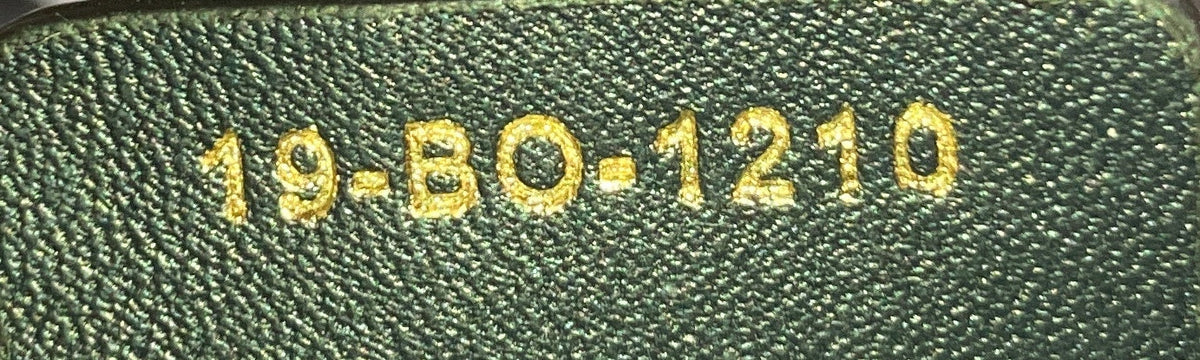 30 Montaigne 2-in-1 Pouch Oblique Canvas