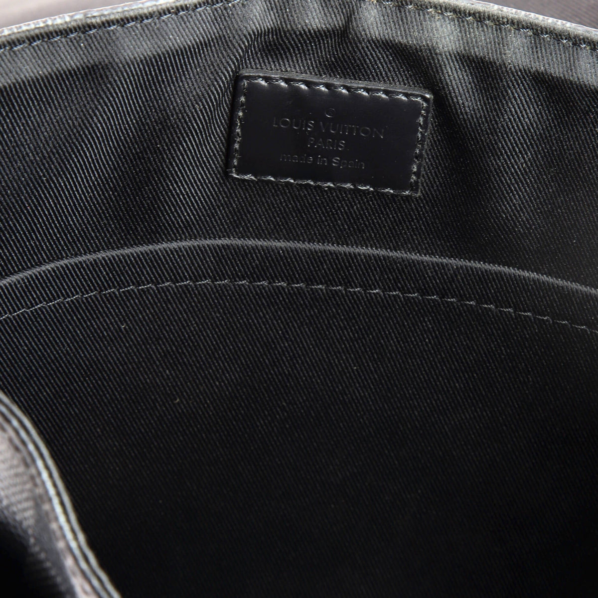 District NM Messenger Bag Damier Graphite PM