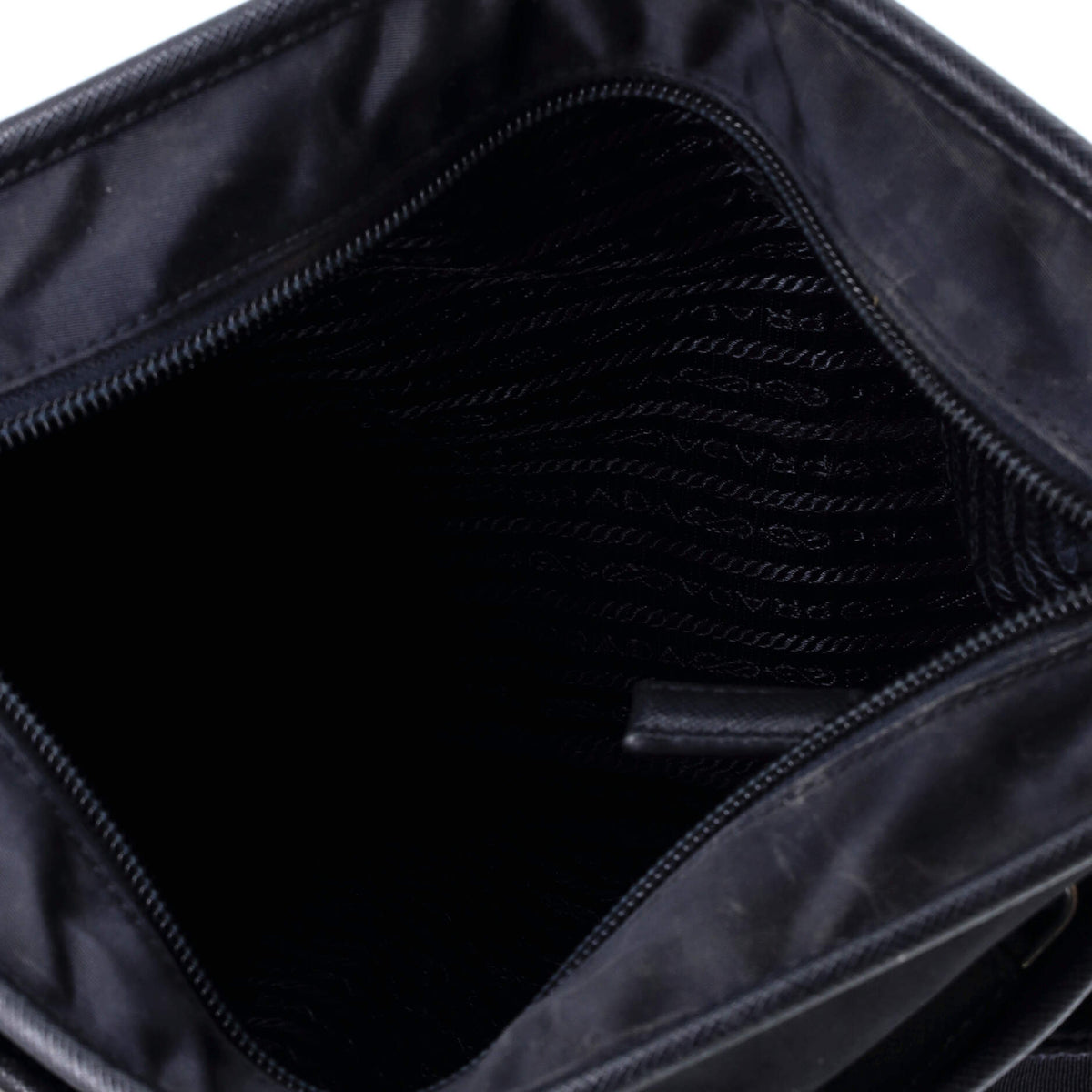 Front Pocket Messenger Bag Tessuto Medium