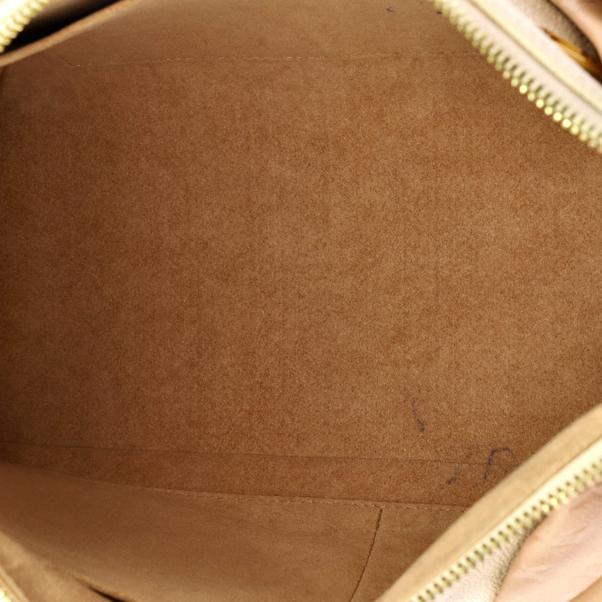 V Tote Monogram Empreinte Leather MM