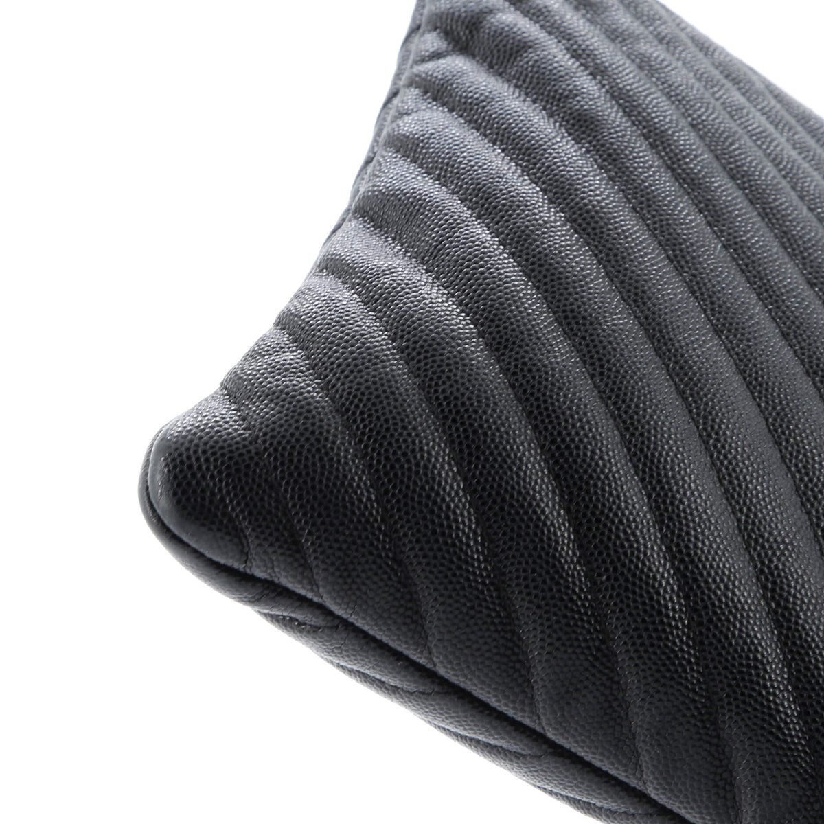 O Case Clutch Chevron Caviar Medium