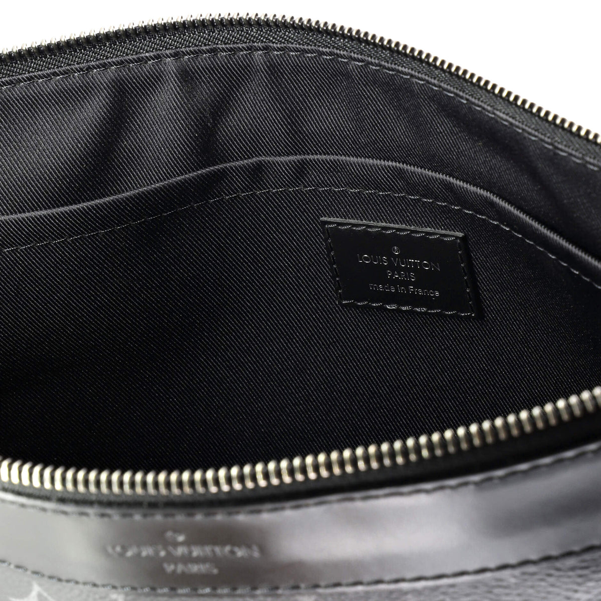 Discovery Pochette Monogram Eclipse Canvas GM