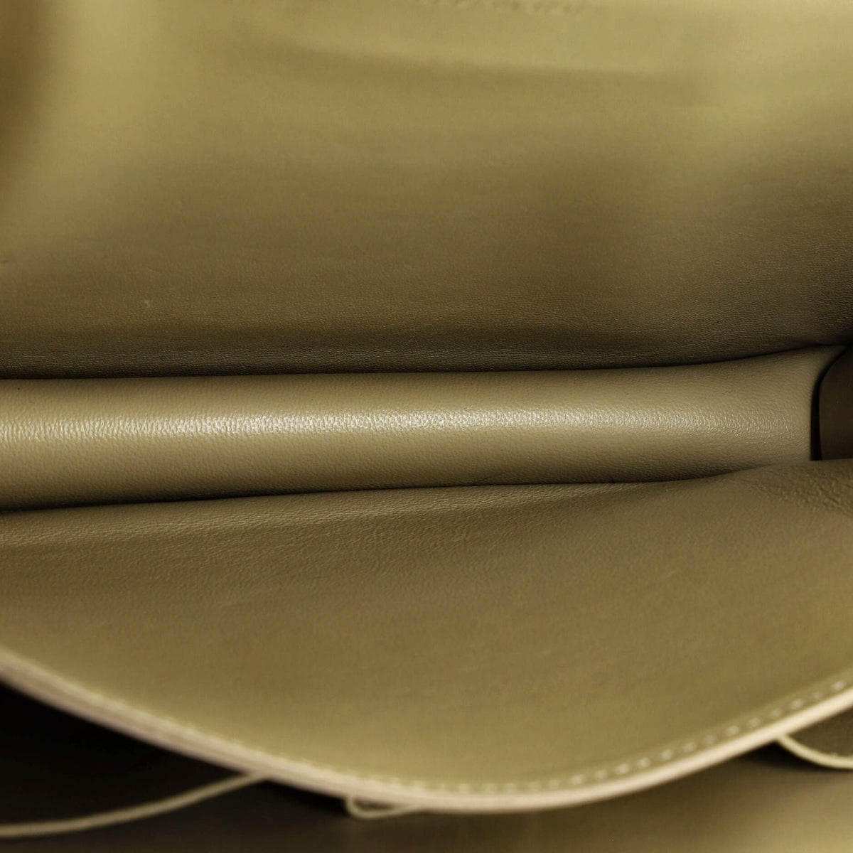 Classic Box Bag Grainy Leather Medium