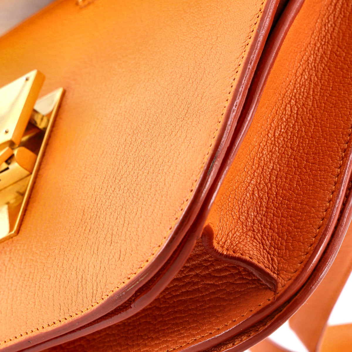 Classic Box Bag Grainy Leather Medium