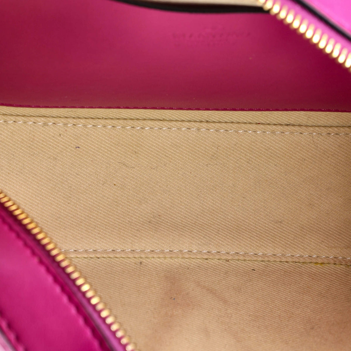 VLogo Walk Crossbody Bag Leather