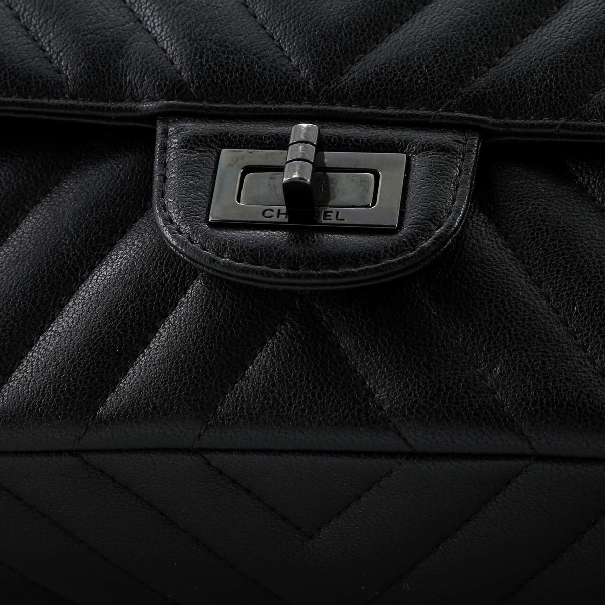 So Black Reissue 2.55 Flap Bag Chevron Sheepskin 226