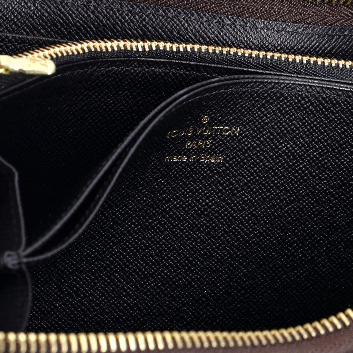 Zippy Wallet Reverse Monogram Giant