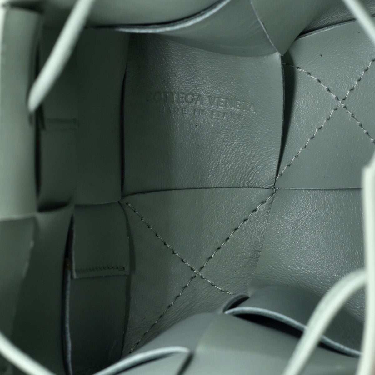 Cassette Bucket Bag Maxi Intrecciato Leather Mini