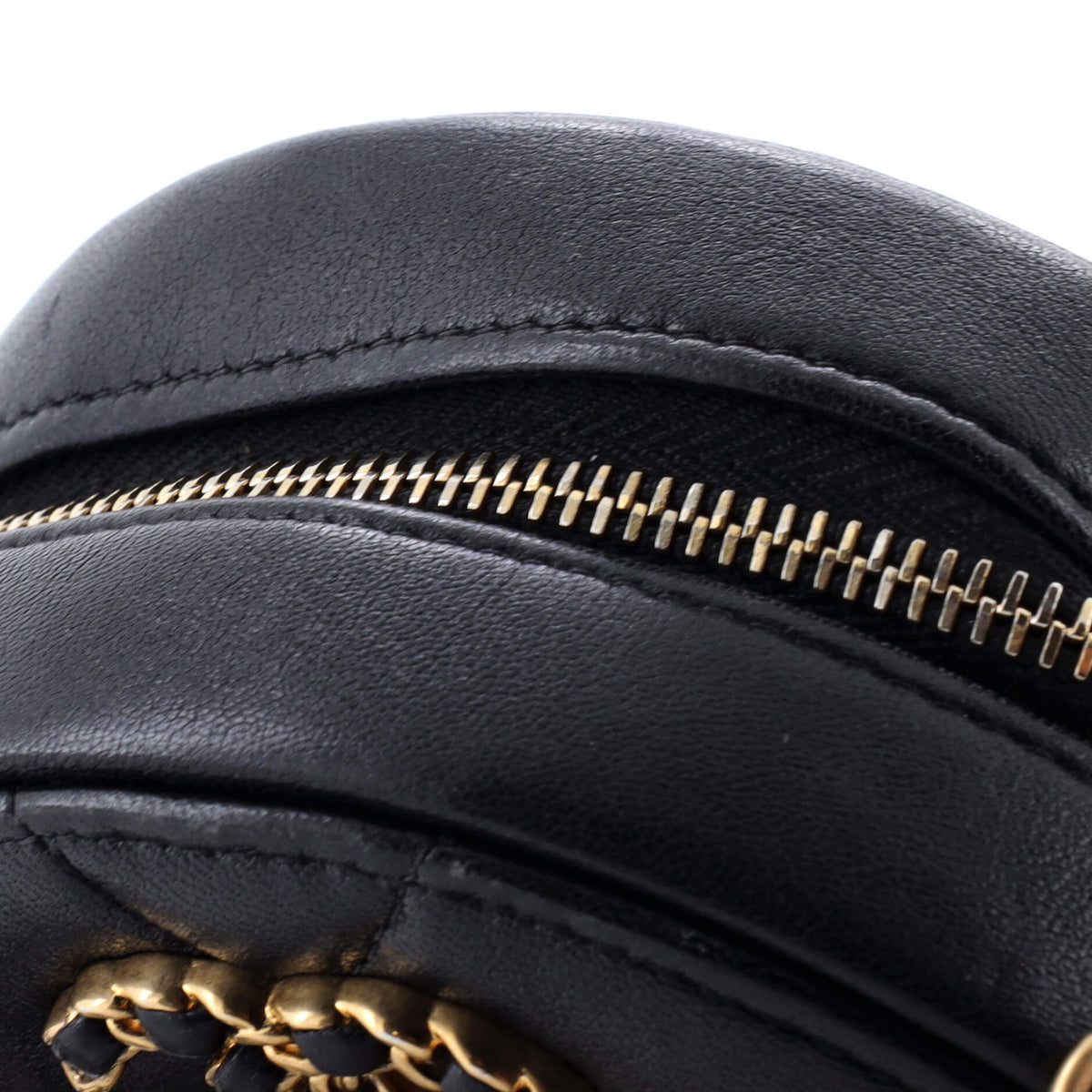 19 Round Clutch with Chain Quilted Leather