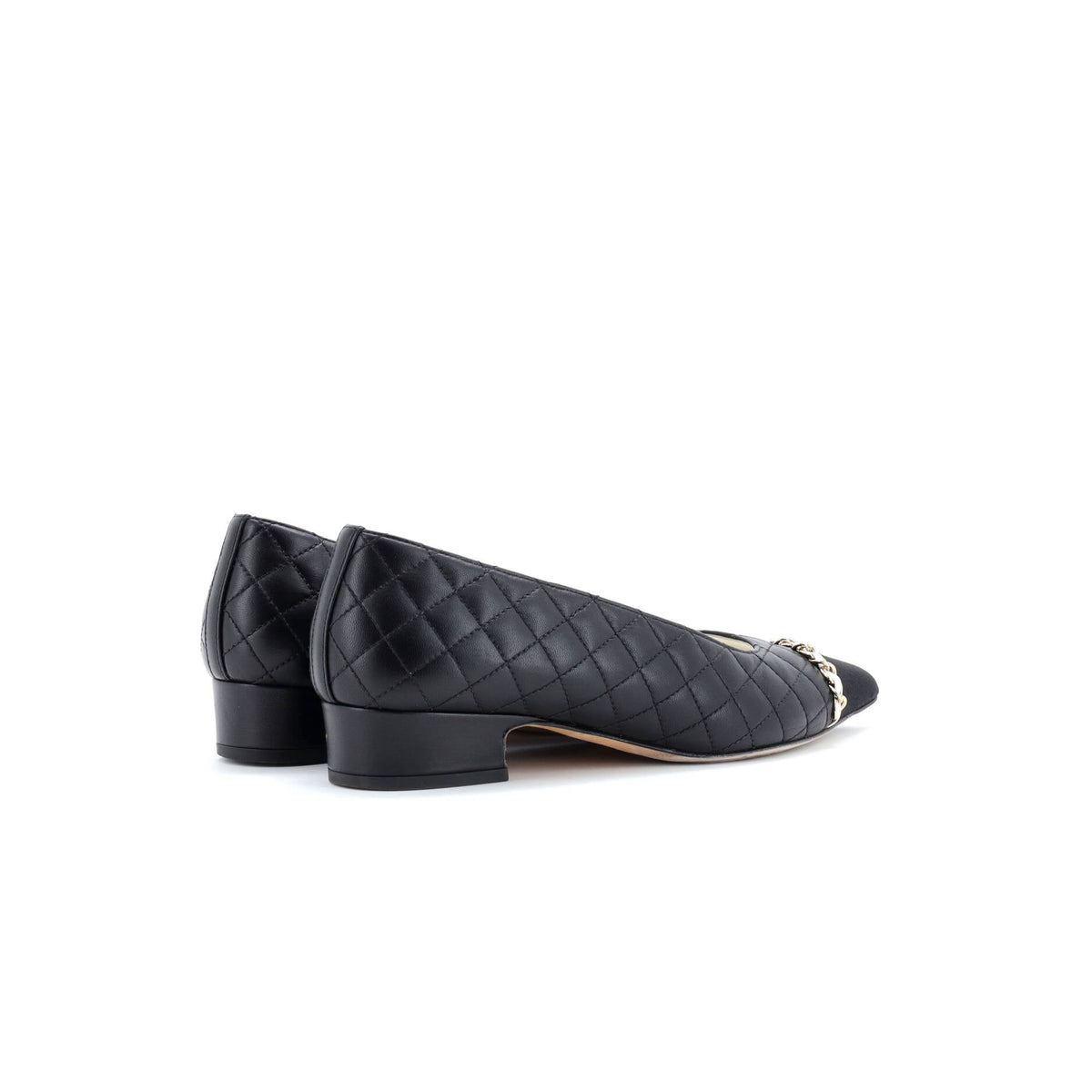 Women's CC Chain Pointed Cap Toe Pumps Quilted Leather with Grosgrain
