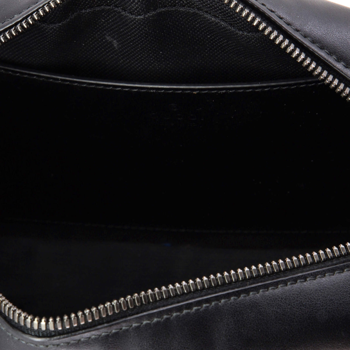 GG Marmont Monochrome Shoulder Bag Matelasse Leather Small