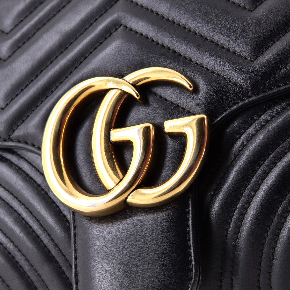 GG Marmont Flap Bag Matelasse Leather Medium