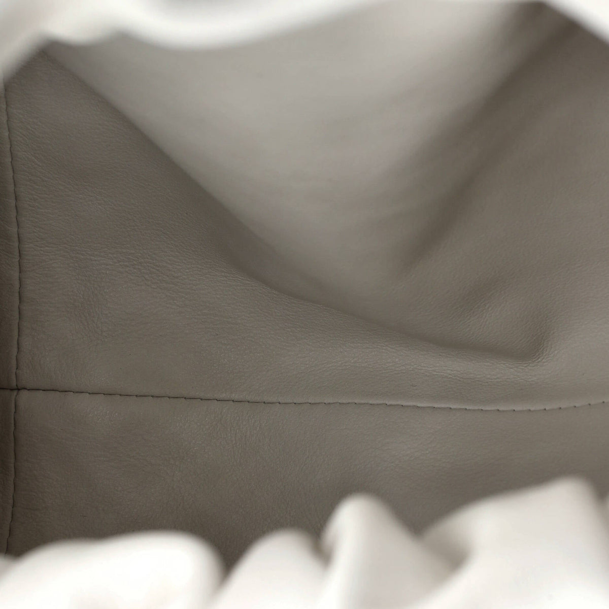 The Shoulder Pouch Leather Medium
