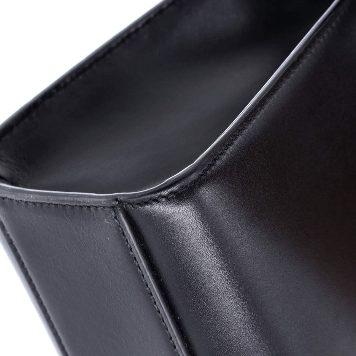 Manhattan Shoulder Bag Leather Medium