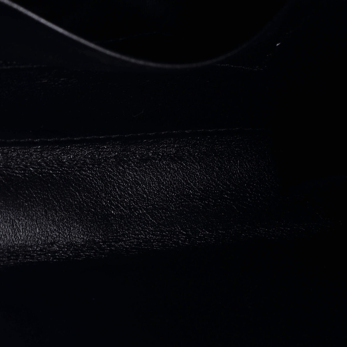 Cassandra Chain Wallet Leather Mini