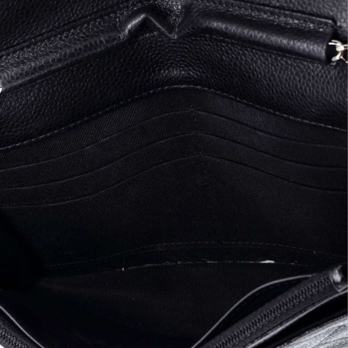 Wallet on Chain Quilted Caviar