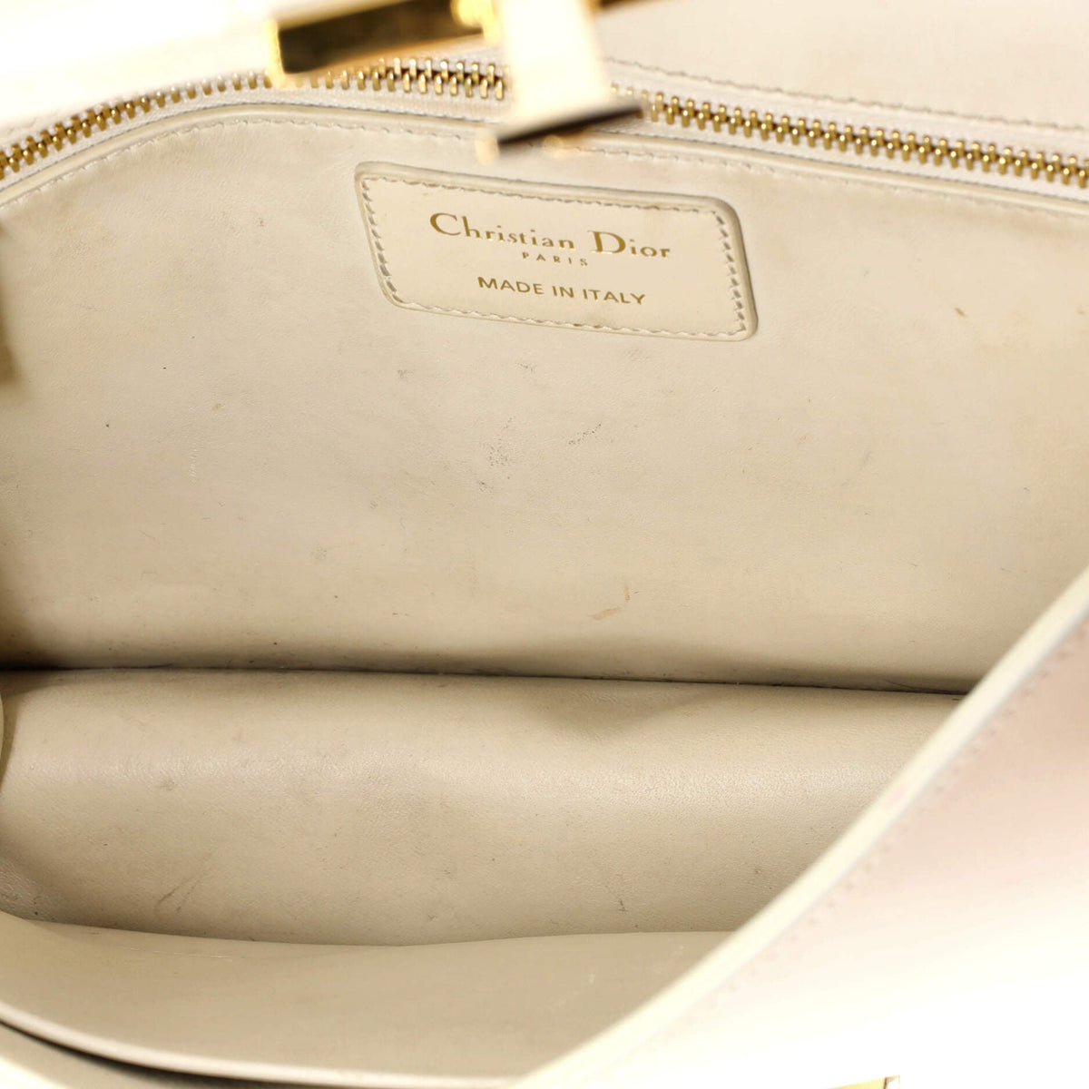 30 Montaigne Flap Bag Leather