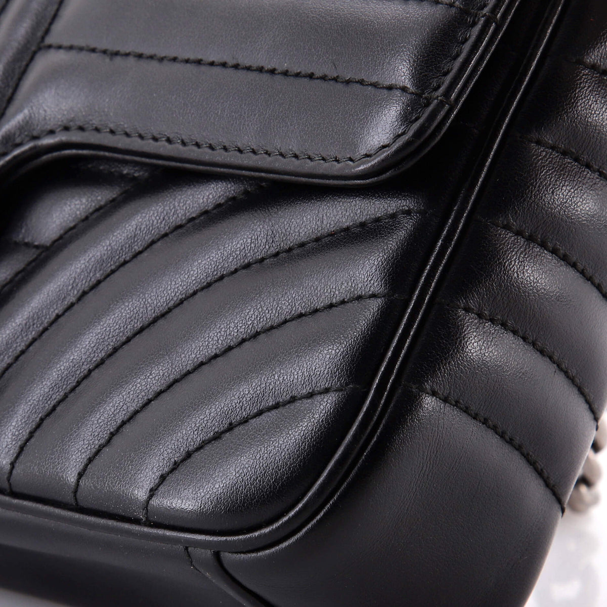 Chain Flap Shoulder Bag Diagramme Quilted Leather Medium