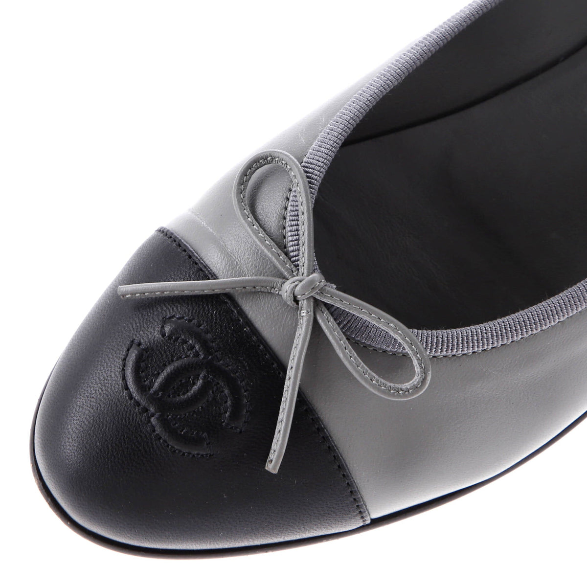 Women's CC Cap Toe Bow Ballerina Flats Leather
