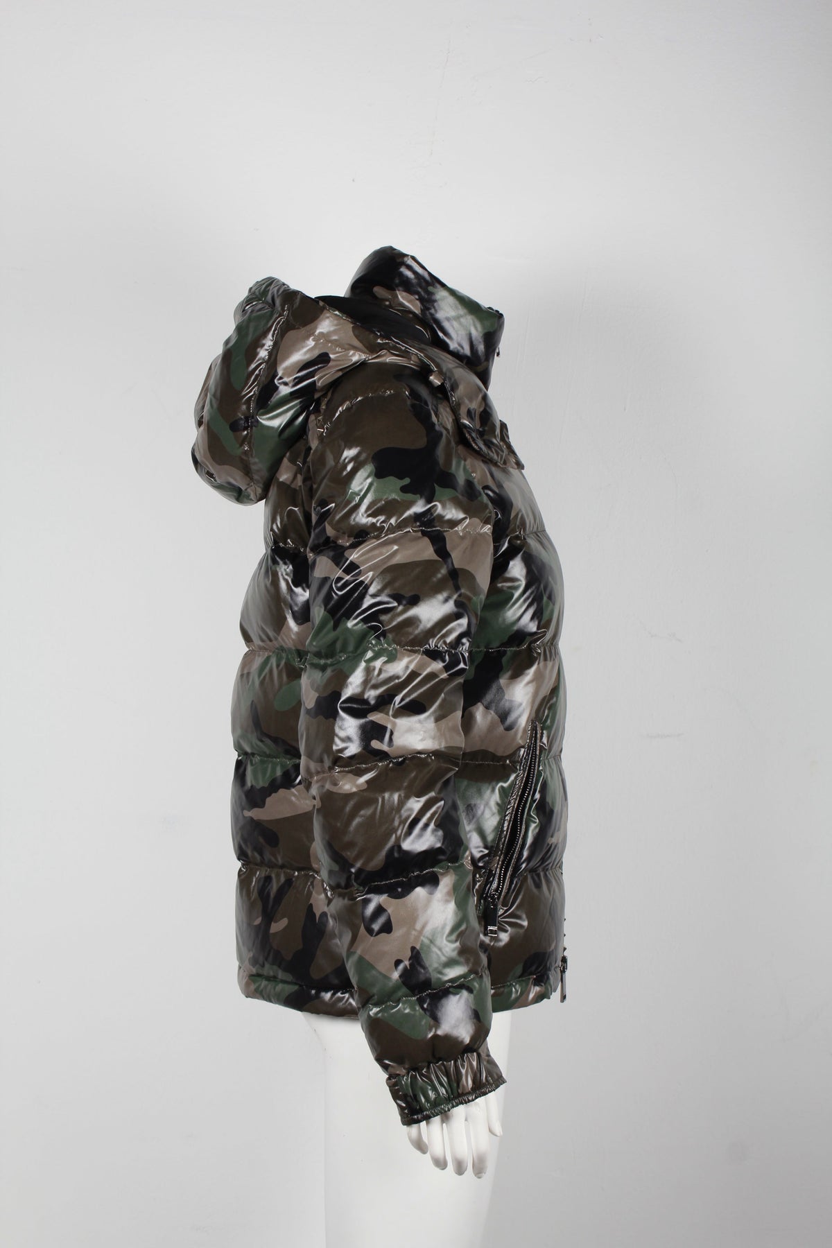Valentino Studded Camouflage-Print Quilted Shell Hooded Down Jacket in Green Polyamide