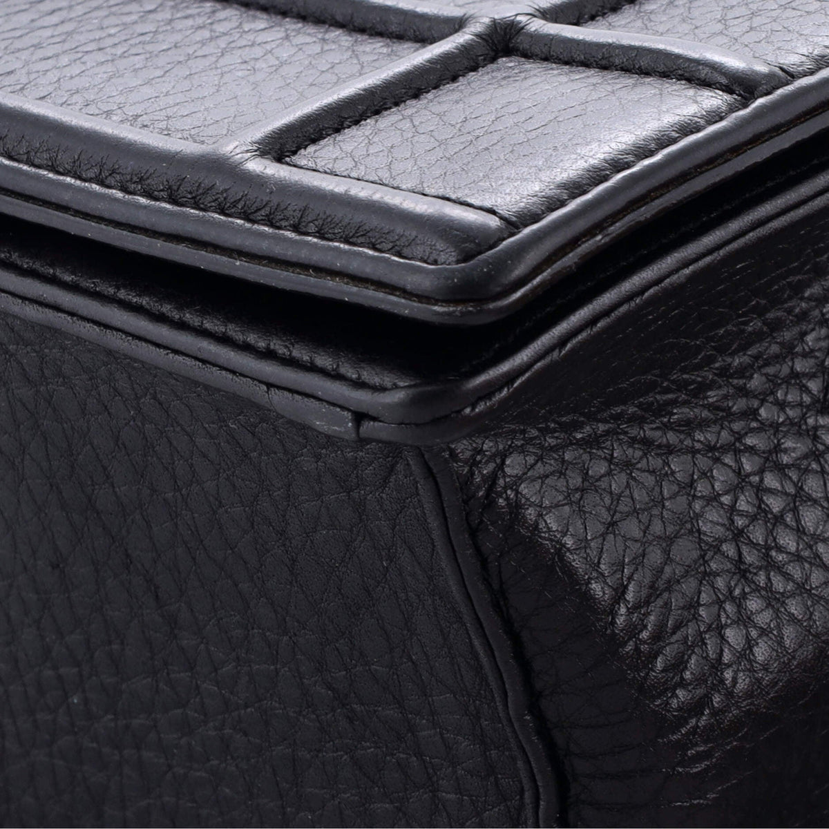 Diorama Flap Bag Grained Calfskin Medium