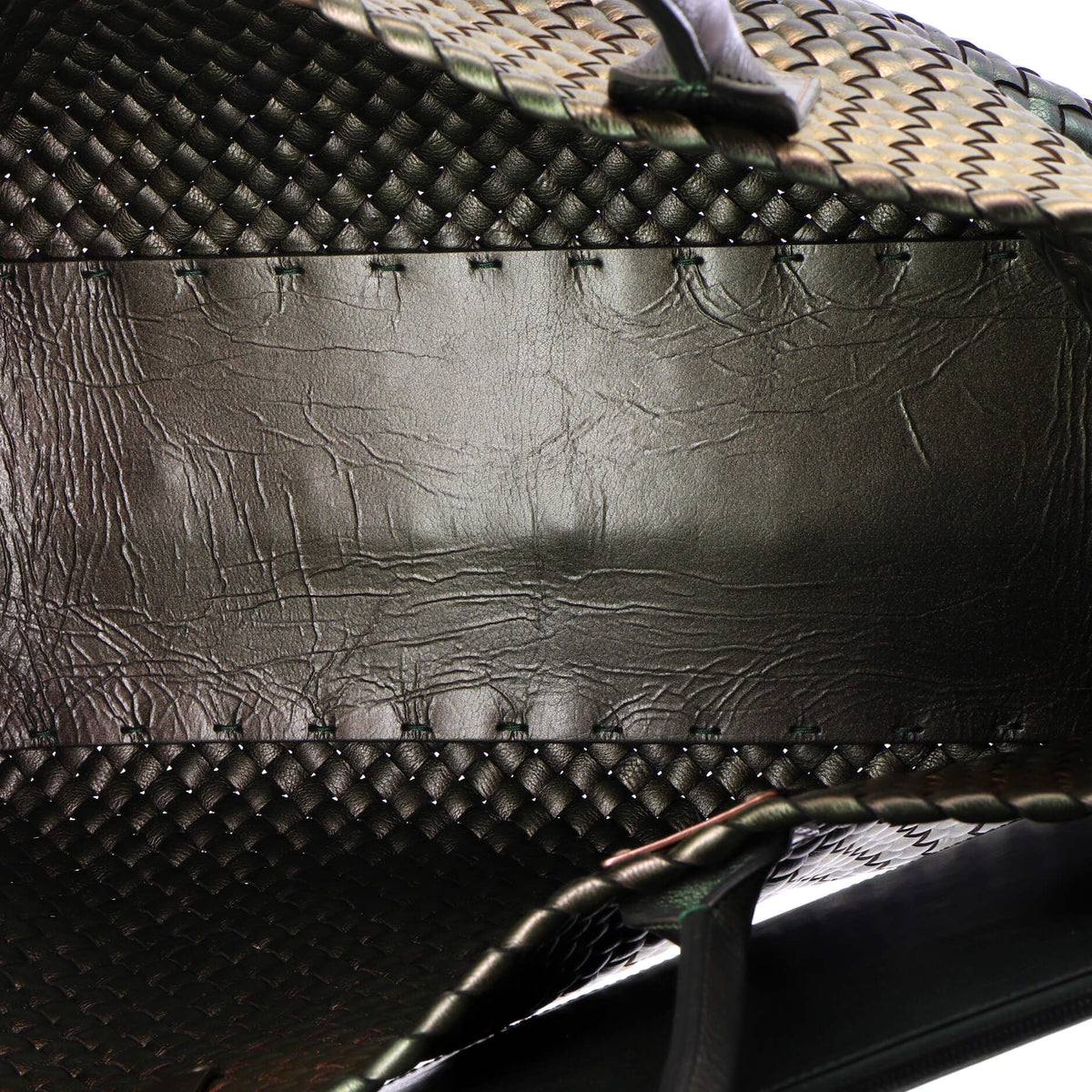 Cabat Tote Intrecciato Iridescent Nappa Medium