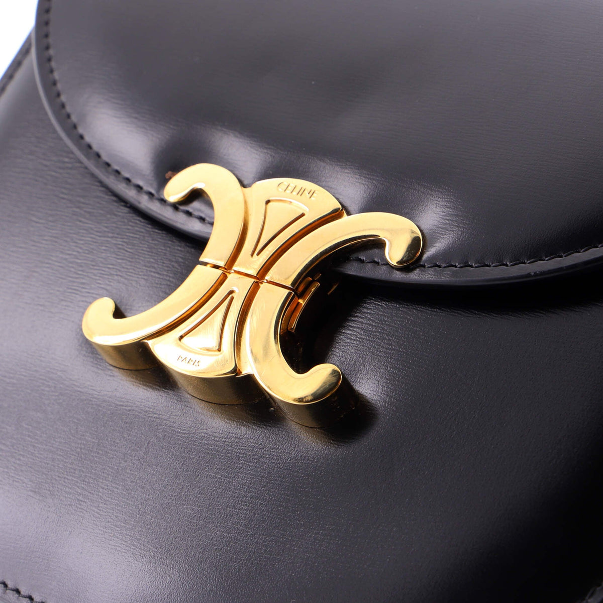 Triomphe Besace Clea Flap Bag Leather