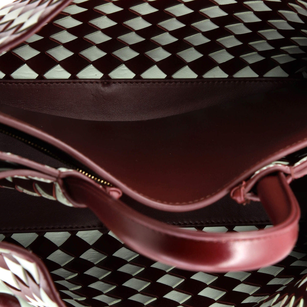Andiamo Top Handle Bag Intrecciato Nappa Medium