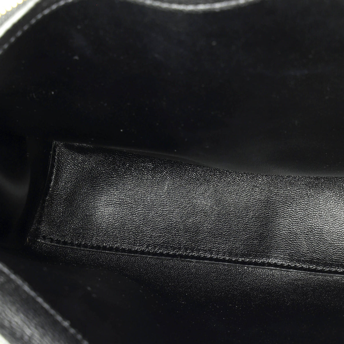 16 Top Handle Bag Grained Calfskin Medium