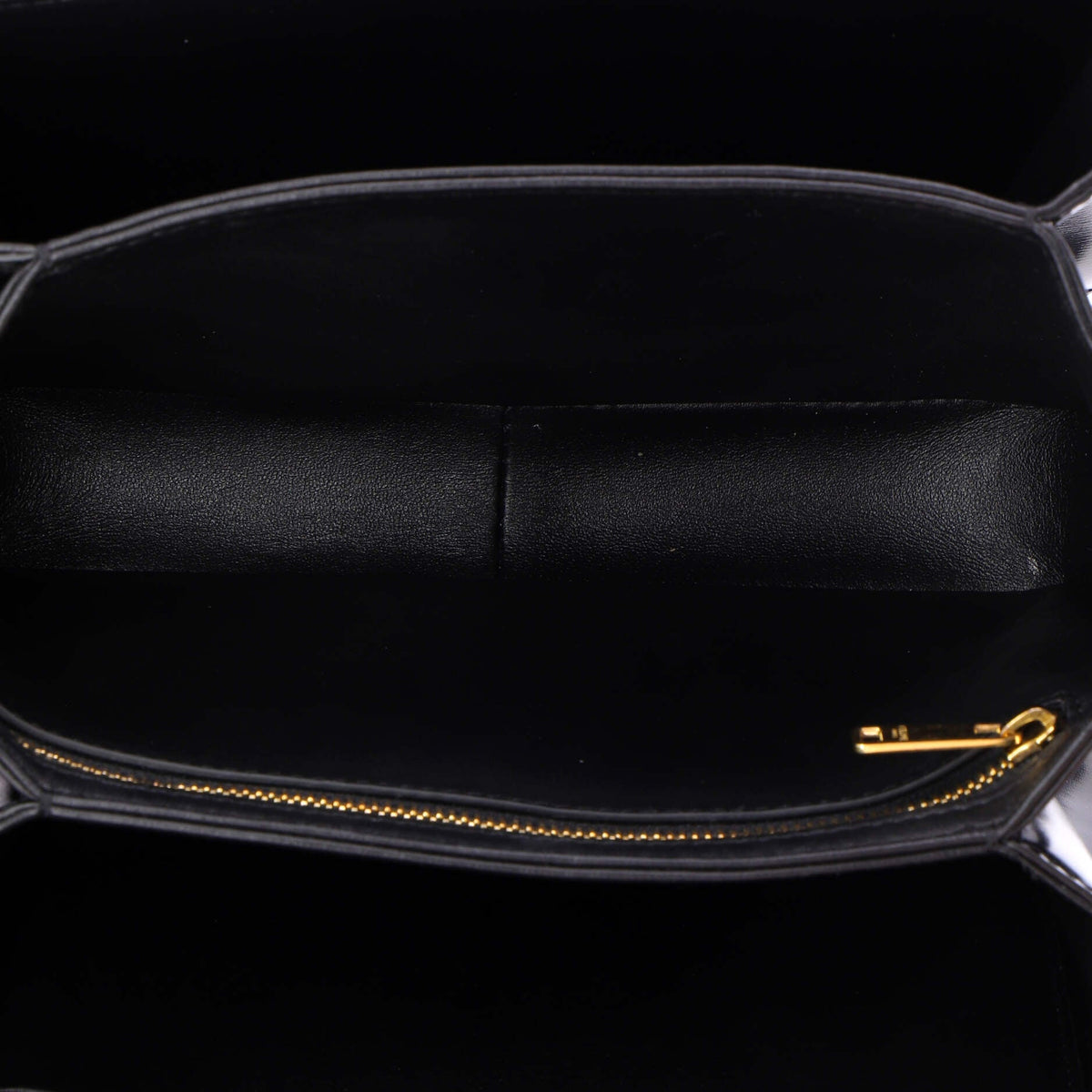 Triomphe Shoulder Bag Smooth Calfskin Medium