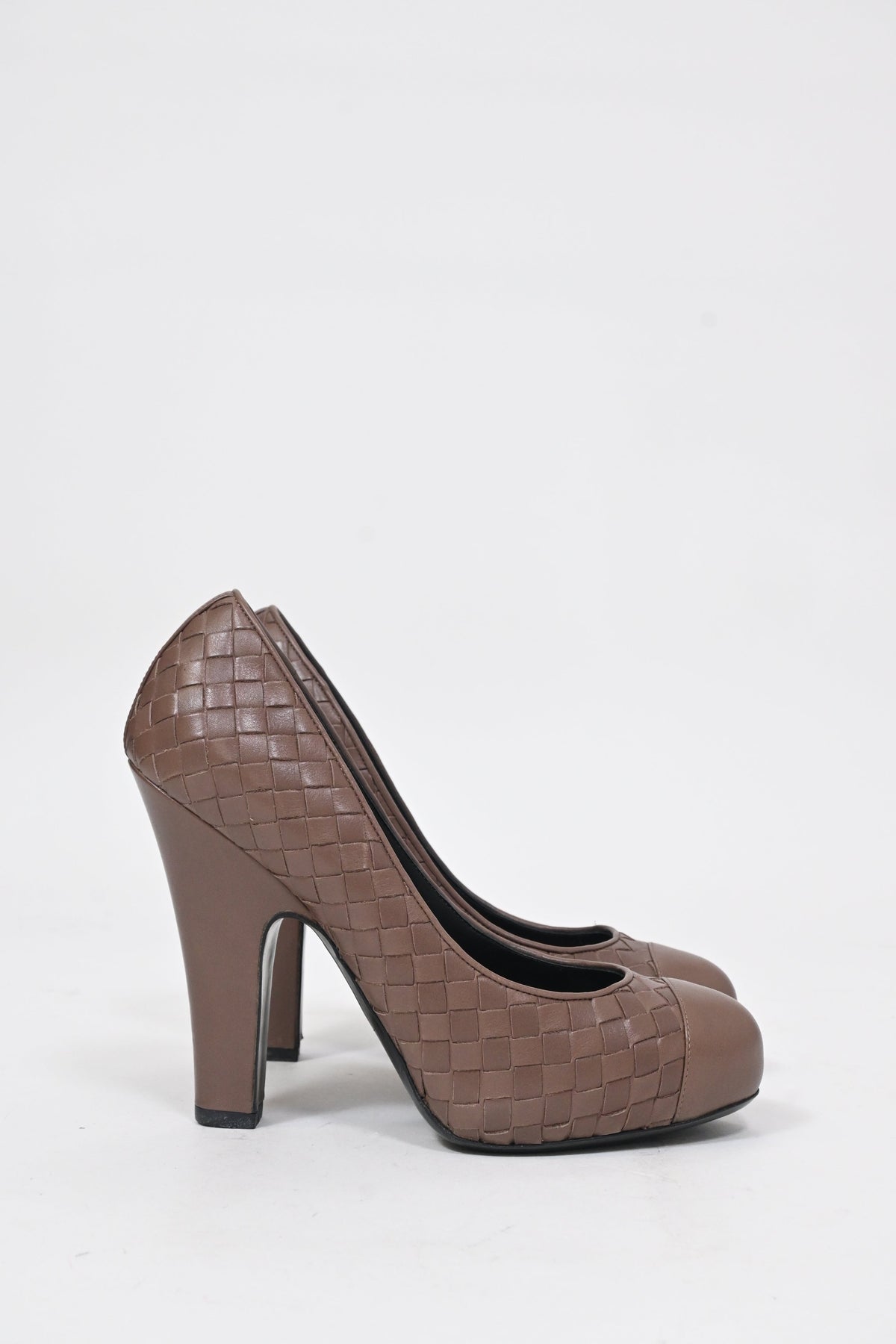 Bottega Veneta Weave Pumps in Brown Intrecciato Leather