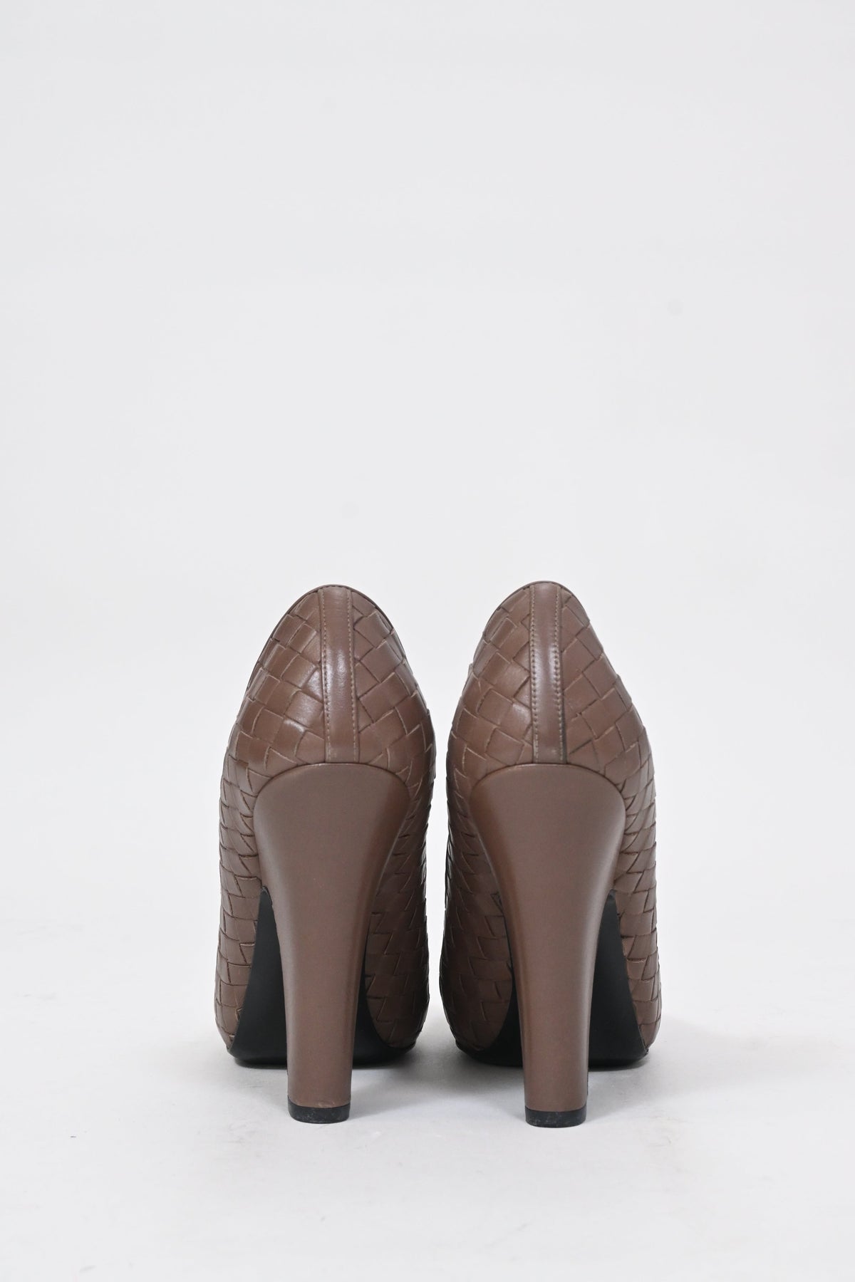 Bottega Veneta Weave Pumps in Brown Intrecciato Leather