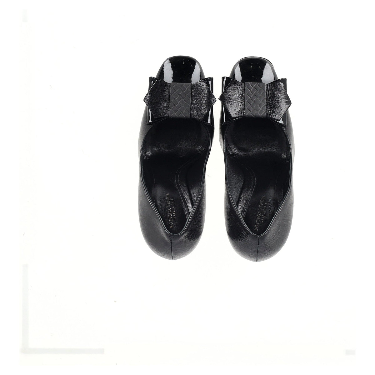 Bottega Veneta Bow Detail Pumps in Black Leather