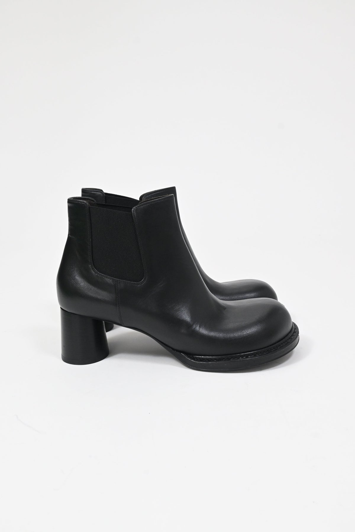 Bottega Veneta Cliff Chelsea Ankle Boots in Black Leather