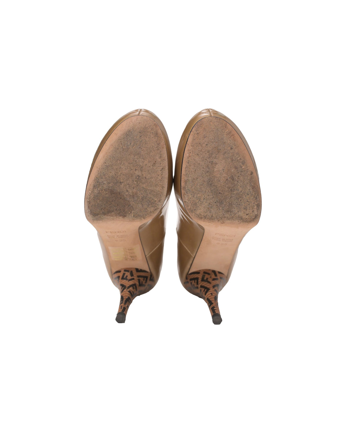 Fendi FF Logo Pumps in Gold Patent Leather