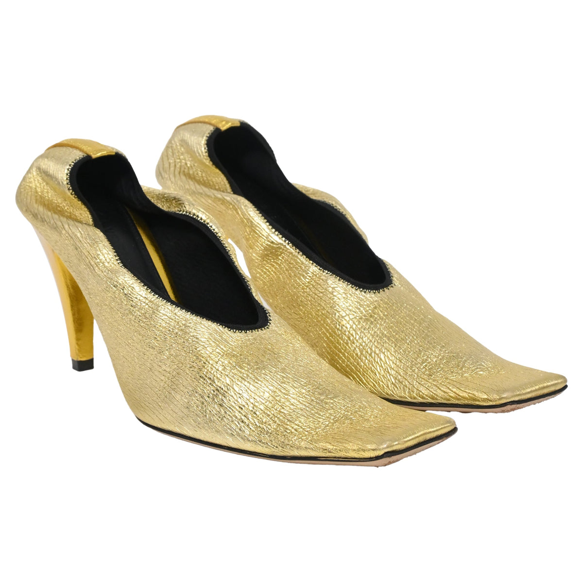 Bottega Veneta Crunch Sharpei Pumps in Gold Leather