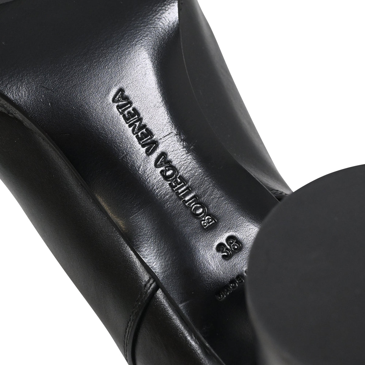 Bottega Veneta Cliff Chelsea Ankle Boots in Black Leather